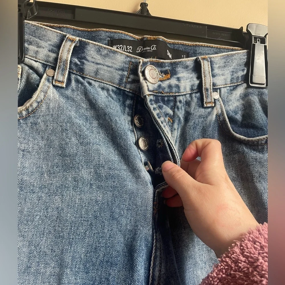 Men's Blue Jeans size 32/32 acid wash